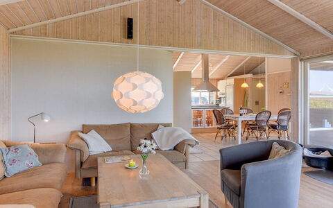 Rink - 150M from the Sea: Home, Residential Area, House, Cottage, Roof, Land Lot, Siding, Garden, Estate, Lawn