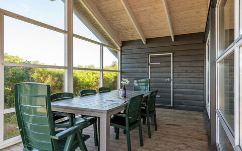 Rink - 150M from the Sea: Home, Residential Area, House, Cottage, Roof, Land Lot, Siding, Garden, Estate, Lawn