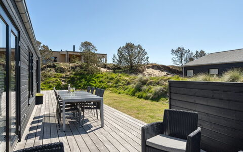 Helli - 650M from the Sea: Cottage, Shed, Hut, Farmhouse, Prairie, Shack, Barn, Log Cabin, Garden Buildings