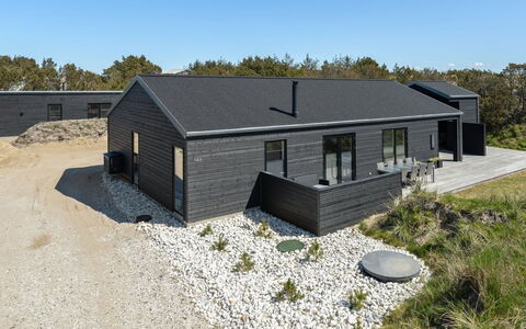 Helli - 650M from the Sea: Cottage, Shed, Hut, Farmhouse, Prairie, Shack, Barn, Log Cabin, Garden Buildings