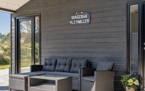 Helli - 650M from the Sea: Cottage, Shed, Hut, Farmhouse, Prairie, Shack, Barn, Log Cabin, Garden Buildings