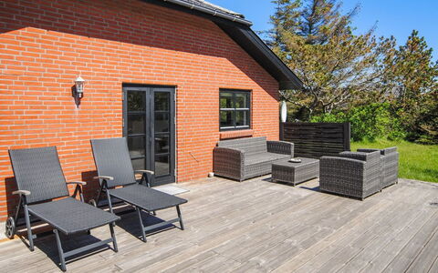 Duco - 300M from the Sea: Roof, House, Home, Cottage, Door, Siding, Deck, Porch, Plank, Hardwood