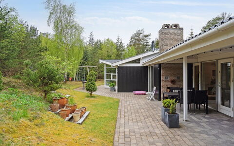 Seraphina - 2Km from the Sea: Shrub, Home, House, Residential Area, Roof, Cottage, Garden, Groundcover, Lawn, Estate