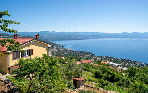 Edita: Coast, Coastal And Oceanic Landforms, Sea, Hill Station, Ocean, Village, Bay, Promontory