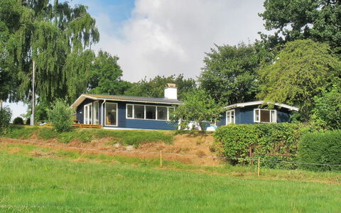 Hoimar - 400M from the Sea: Roof, House, Home, Cottage, Door, Siding, Deck, Porch, Plank, Hardwood