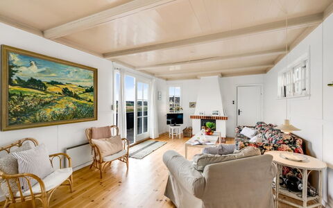 Jamie - 200M from the Sea: Ceiling, Flooring, Interior Design, Floor, Composite Material, Furniture, Resort, Hotel, Design, Daylighting