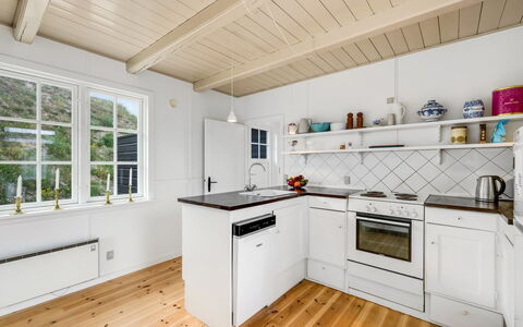 Jamie - 200M from the Sea: Ceiling, Flooring, Interior Design, Floor, Composite Material, Furniture, Resort, Hotel, Design, Daylighting
