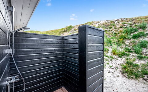 Jamie - 200M from the Sea: Ceiling, Flooring, Interior Design, Floor, Composite Material, Furniture, Resort, Hotel, Design, Daylighting