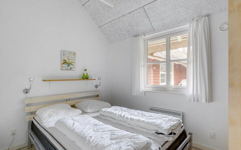Jenna - 1.4Km from the Sea: Wood, Bedroom, Ceiling, Flooring, Interior Design, Bed, Floor, Furniture, Bedding, Room