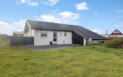 Ågot - 75M from the Sea