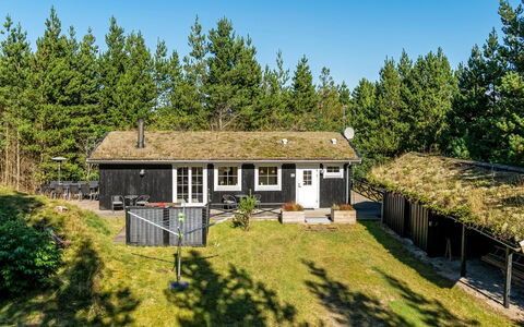 Eimi - 1.5Km from the Sea: Roof, Home, Door, Cottage, Shade, Siding, Yard, Estate, Backyard
