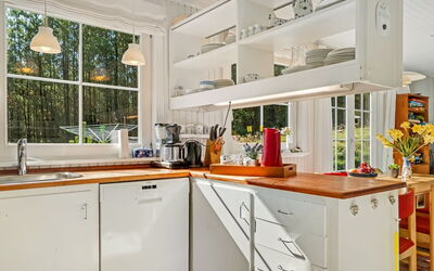 Eimi - 1.5Km from the Sea