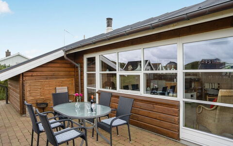 Geeske - 400M from the Sea: House, Roof, Home, Cottage, Shed, Garden Buildings, Siding, Yard, Log Cabin, Hut