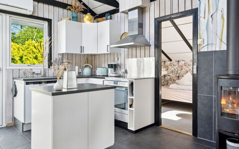 Kolja - 525M from the Sea: Kitchen, Kitchen Appliance, Interior Design, Major Appliance, Countertop, Home Appliance, Ceiling, Cabinetry, Kitchen Stove, Light Fixture