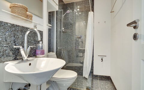 Rieterik - 50M from the Sea: Interior Design, Plumbing Fixture, Bathroom, Flooring, Bathroom Sink, Floor, Sink, Ceiling, Plumbing, Tap