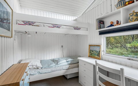 Linnea - 1Km from the Sea: Wood, Ceiling, Interior Design, Bedroom, Floor, Flooring, Bed, Bunk Bed, Bedding, Bed Frame