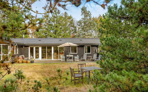 Linnea - 1Km from the Sea: House, Home, Cottage, Shrub, Roof, Siding, Estate, Farmhouse, Garden Buildings, Garden