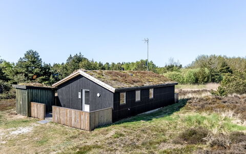 Sara - 2.5Km from the Sea: 