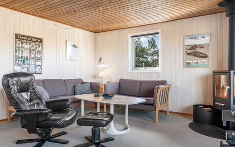 Sara - 2.5Km from the Sea: Grass, House, Roof, Home, Cottage, Shrub, Land Lot, Rural Area, Farmhouse, Groundcover