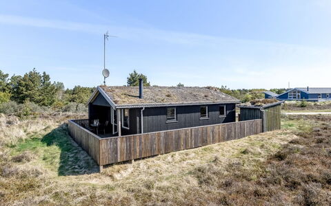 Sara - 2.5Km from the Sea: Grass, House, Roof, Home, Cottage, Shrub, Land Lot, Rural Area, Farmhouse, Groundcover