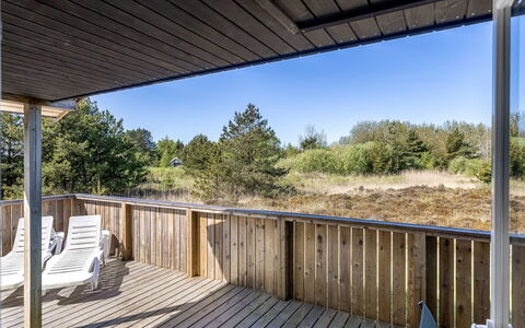 Sara - 2.5Km from the Sea: Grass, House, Roof, Home, Cottage, Shrub, Land Lot, Rural Area, Farmhouse, Groundcover