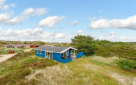 Fridborg - 1Km from the Sea: House, Home, Roof, Residential Area, Cottage, Estate, Farmhouse, Lawn, Landscaping, Siding