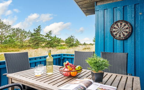 Fridborg - 1Km from the Sea: House, Home, Roof, Residential Area, Cottage, Estate, Farmhouse, Lawn, Landscaping, Siding