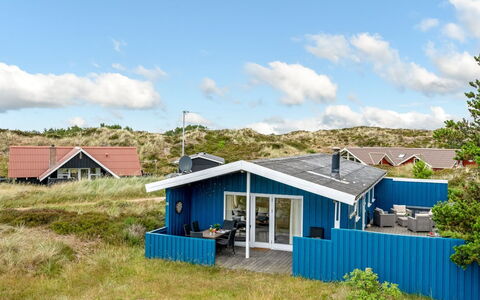 Fridborg - 1Km from the Sea: House, Home, Roof, Residential Area, Cottage, Estate, Farmhouse, Lawn, Landscaping, Siding