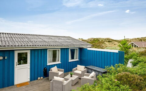 Fridborg - 1Km from the Sea: House, Home, Roof, Residential Area, Cottage, Estate, Farmhouse, Lawn, Landscaping, Siding