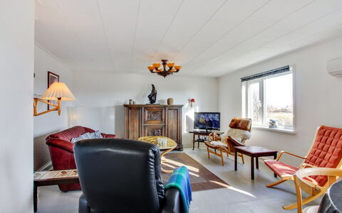 Arli - 800M from the Sea: Cottage, Shed, Hut, Farmhouse, Prairie, Shack, Barn, Log Cabin, Garden Buildings