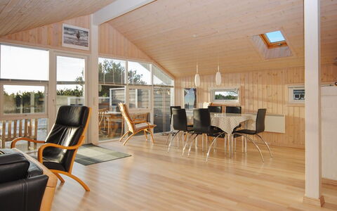 Laurentia - 800M from the Sea: Cottage, Shed, Hut, Farmhouse, Prairie, Shack, Barn, Log Cabin, Garden Buildings