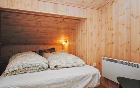 Laurentia - 800M from the Sea: Cottage, Shed, Hut, Farmhouse, Prairie, Shack, Barn, Log Cabin, Garden Buildings
