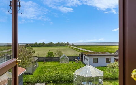 Amely - 500M from the Sea: Land Lot, Cottage, Lawn, Garden, Prairie, Yard, Estate, Landscaping, Farmhouse, Farm
