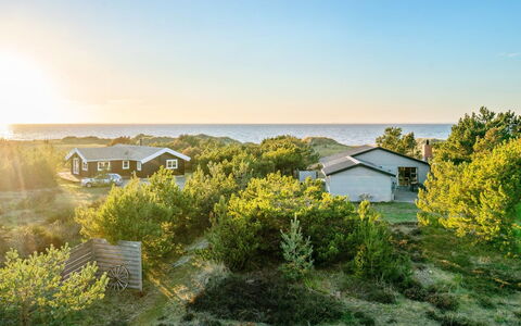 Ariana - 150M from the Sea: Shrub, Urban Design, Groundcover, Brick, Apartment, Estate, Brickwork, Balcony, Landscaping