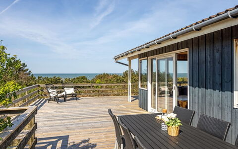 Frender - 150M from the Sea: Wood, Home, Porch, Deck, Hardwood, Roof, Wood Stain, Wood Flooring, Eco Hotel