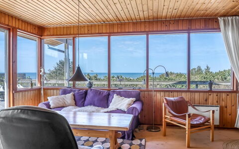 Frender - 150M from the Sea: Wood, Home, Porch, Deck, Hardwood, Roof, Wood Stain, Wood Flooring, Eco Hotel
