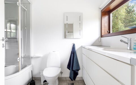 Felia - 500M from the Sea: Flooring, Bathroom, Interior Design, Plumbing Fixture, Floor, Wall, Toilet, Sink, Tap, Bathroom Cabinet
