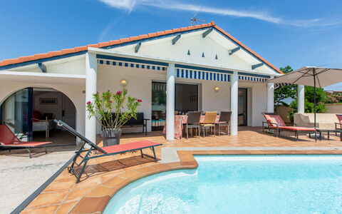 Corsaires: Sky, Cloud, Plant, Tree, Architecture, Land Lot, Shade, Landscape, Real Estate, Rural Area