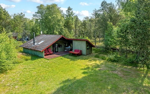 Elfrieda - 1.6Km from the Sea: Shrub, House, Land Lot, Cottage, Rural Area, Home, Groundcover, Garden Buildings, Meadow, Garden