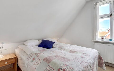 Fria - 500M from the Sea: Bedroom, Bed, Wood, Bed Sheet, Interior Design, Floor, Bedding, Flooring, Linens, Ceiling