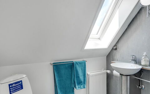 Fria - 500M from the Sea: Plumbing Fixture, Flooring, Floor, Sink, Tap, Bathroom, Plumbing, Interior Design, Ceiling, Bathroom Sink
