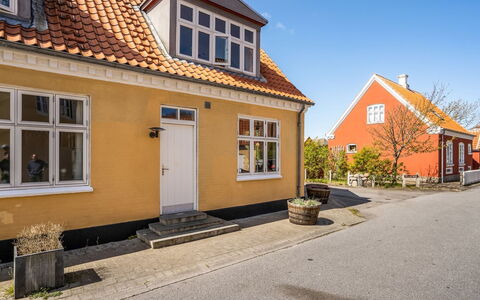 Fria - 500M from the Sea: 