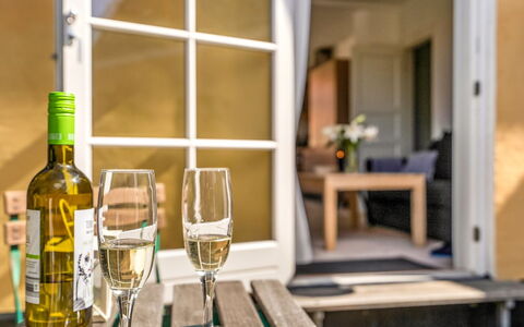 Fria - 500M from the Sea: 