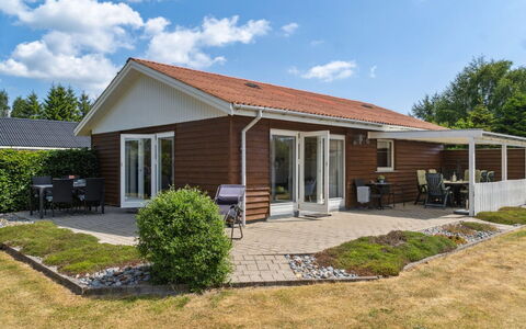 Onni - 1Km from the Sea: House, Home, Door, Roof, Cottage, Estate, Garden, Shade, Siding, Yard