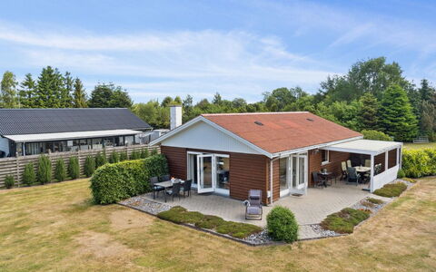 Onni - 1Km from the Sea: House, Home, Door, Roof, Cottage, Estate, Garden, Shade, Siding, Yard