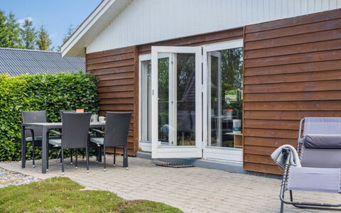 Onni - 1Km from the Sea: House, Home, Door, Roof, Cottage, Estate, Garden, Shade, Siding, Yard