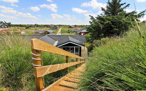 Sirka - 200M from the Sea: Wood, Cottage, Hardwood, Plank, Wood Stain, Garden Buildings, Design, Yard, Log Cabin, Backyard