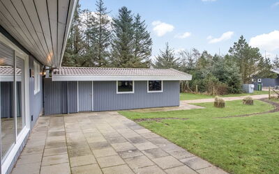 Gunvor - 1Km from the Sea