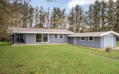 Gunvor - 1Km from the Sea