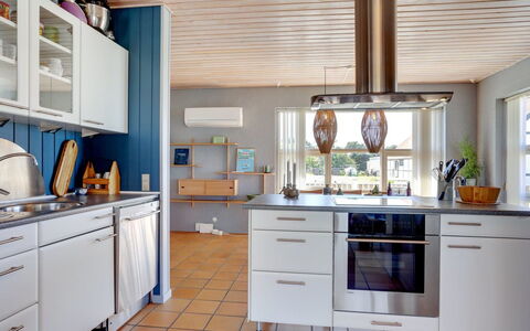 Ljubinko - 50M from the Sea: Wood, Home, Composite Material, Door, Cottage, Shade, Siding, Hardwood, Wood Stain